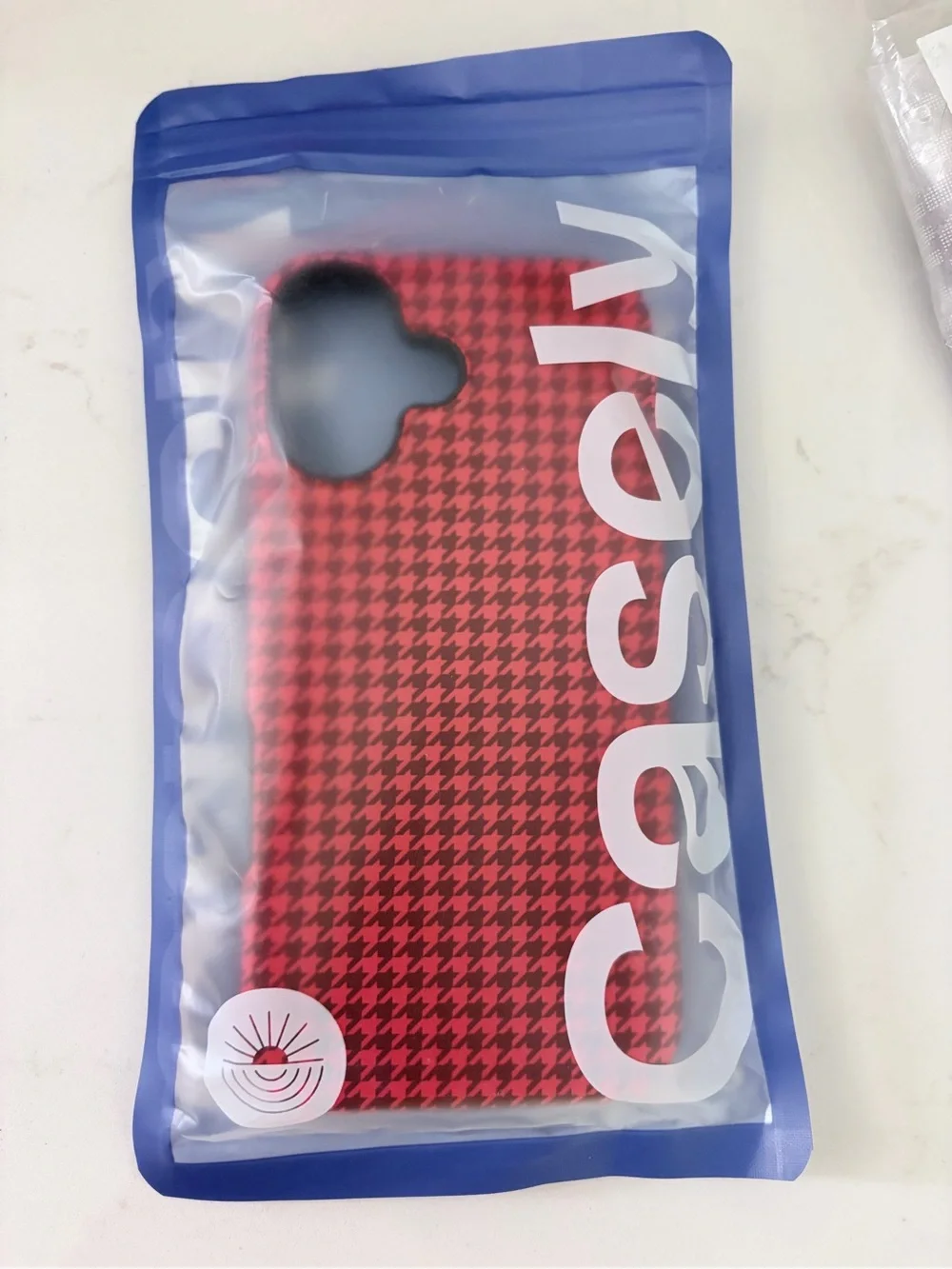 casely sleek red